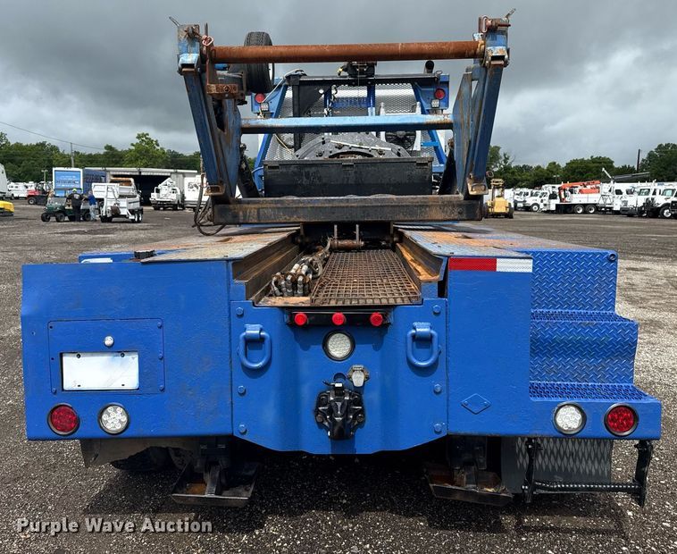 image for item EG5857 2012 Peterbilt 367 reel truck