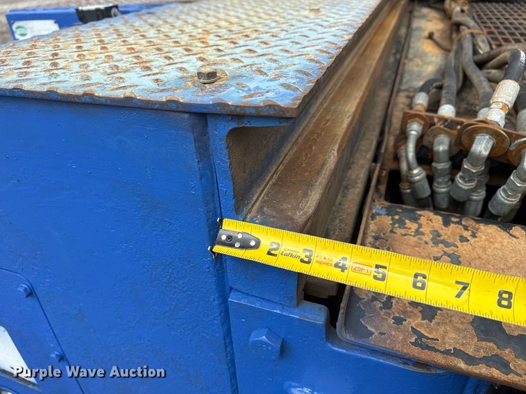 image for item EG5857 2012 Peterbilt 367 reel truck