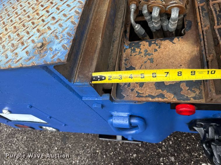 image for item EG5857 2012 Peterbilt 367 reel truck