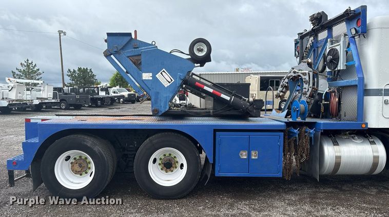 image for item EG5857 2012 Peterbilt 367 reel truck