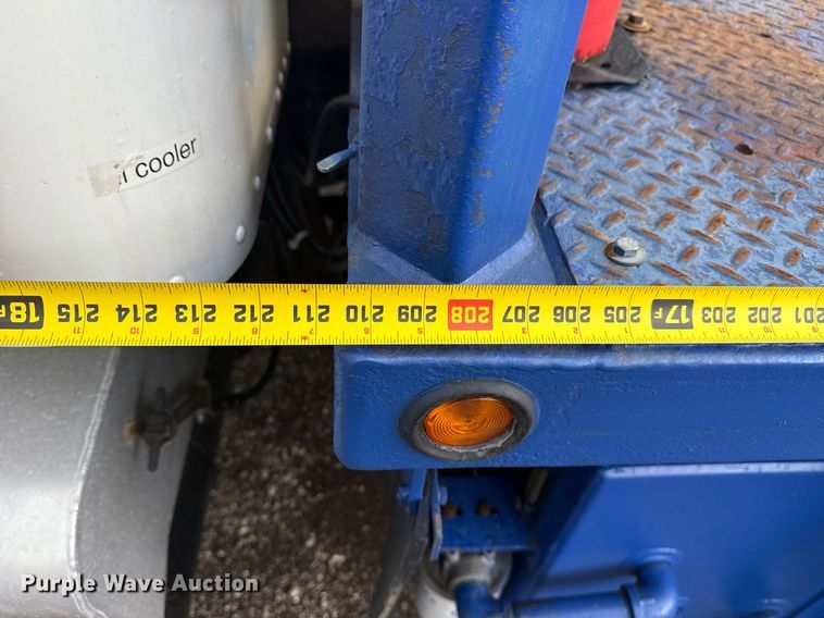 image for item EG5857 2012 Peterbilt 367 reel truck