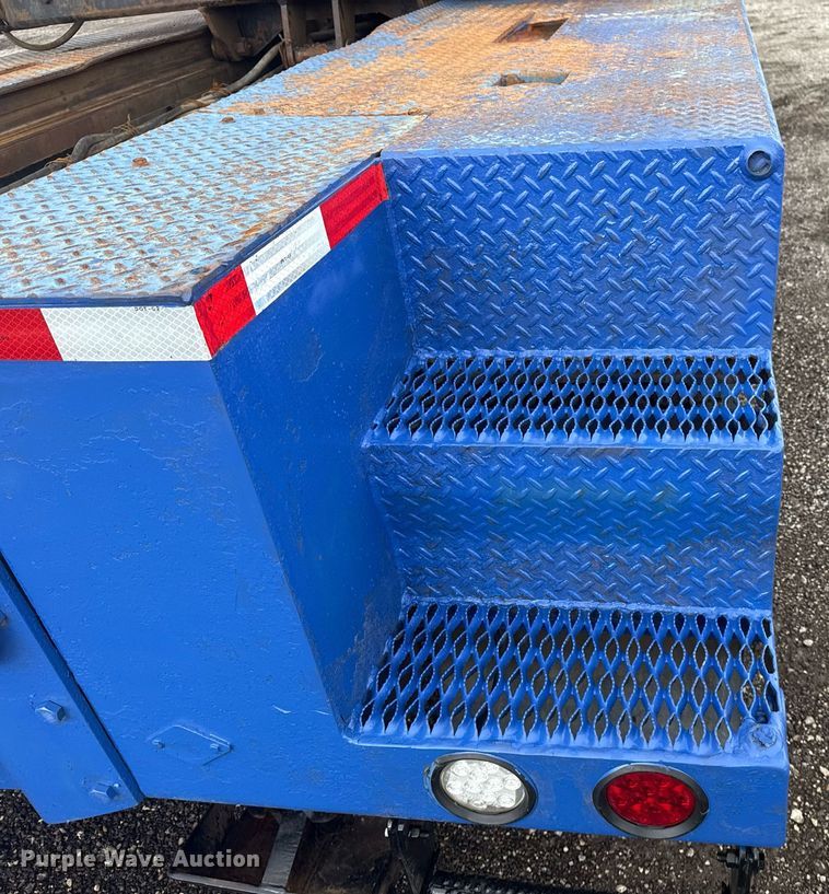 image for item EG5857 2012 Peterbilt 367 reel truck