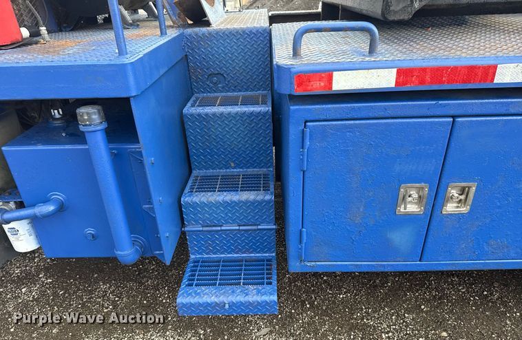 image for item EG5857 2012 Peterbilt 367 reel truck