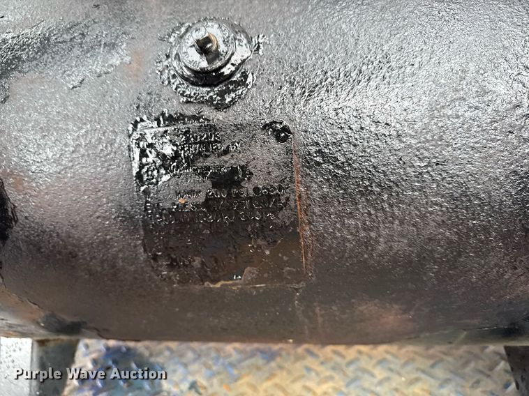 image for item EG5857 2012 Peterbilt 367 reel truck