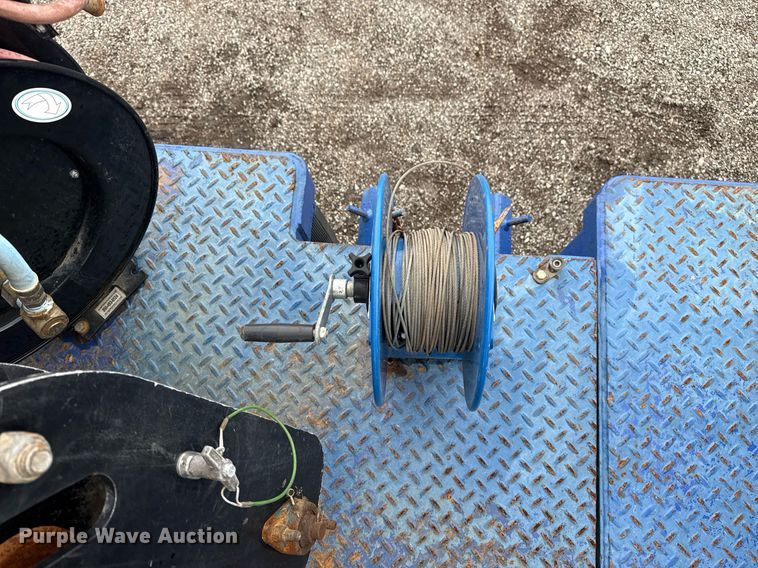 image for item EG5857 2012 Peterbilt 367 reel truck