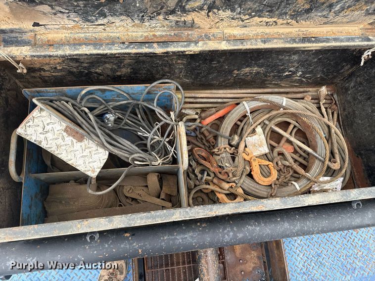 image for item EG5857 2012 Peterbilt 367 reel truck