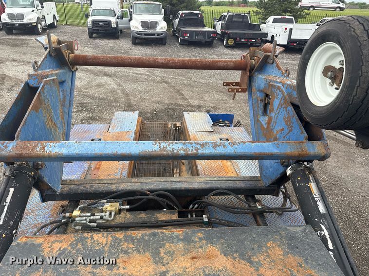 image for item EG5857 2012 Peterbilt 367 reel truck