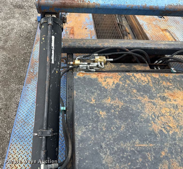 image for item EG5857 2012 Peterbilt 367 reel truck