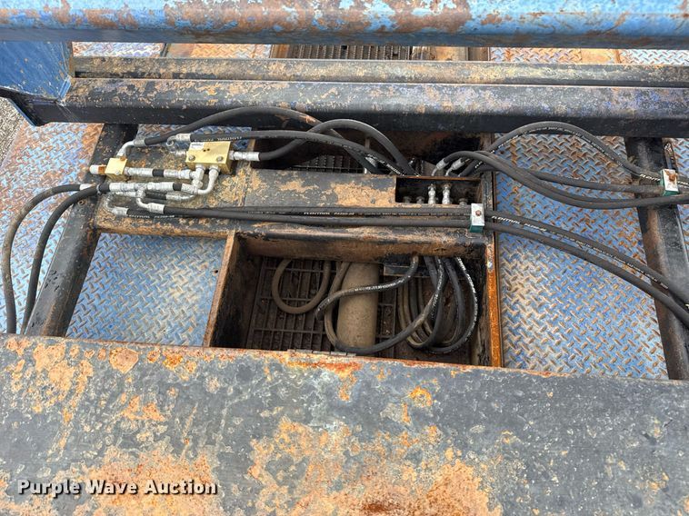 image for item EG5857 2012 Peterbilt 367 reel truck