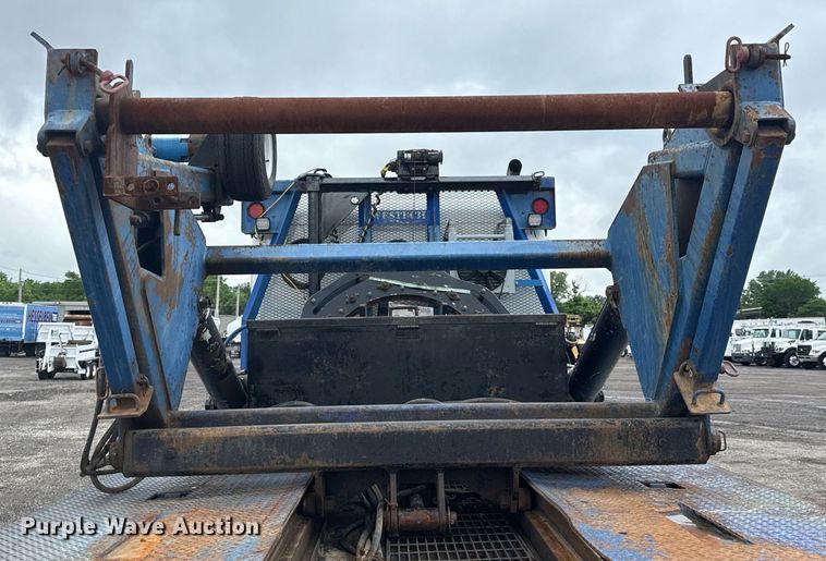 image for item EG5857 2012 Peterbilt 367 reel truck