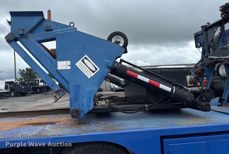 image for item EG5857 2012 Peterbilt 367 reel truck