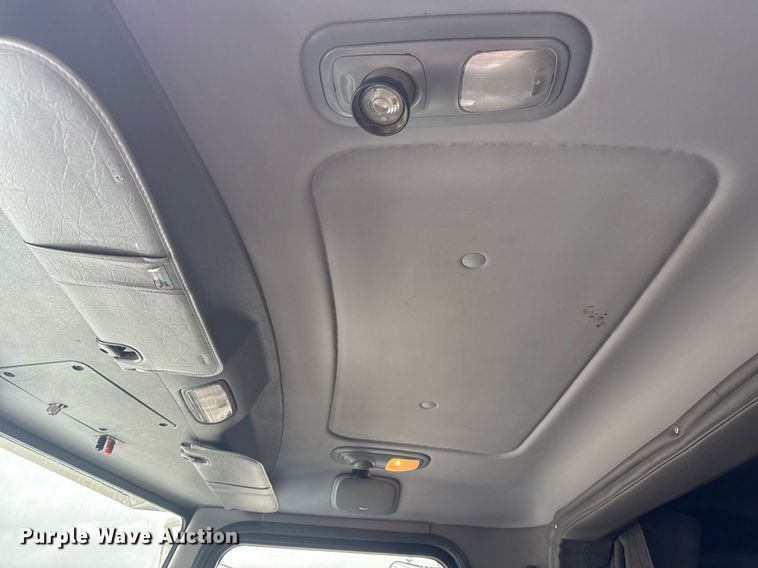 image for item EG5857 2012 Peterbilt 367 reel truck