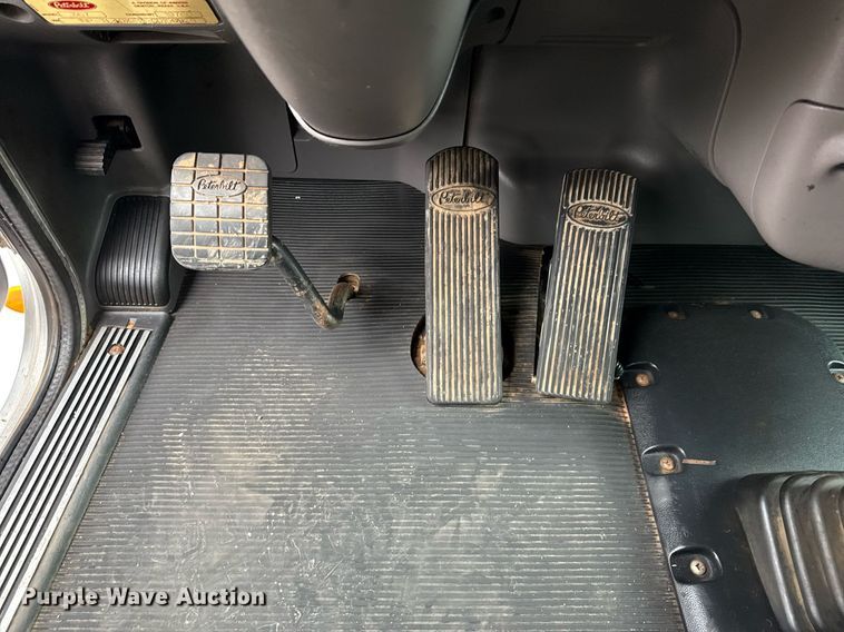 image for item EG5857 2012 Peterbilt 367 reel truck