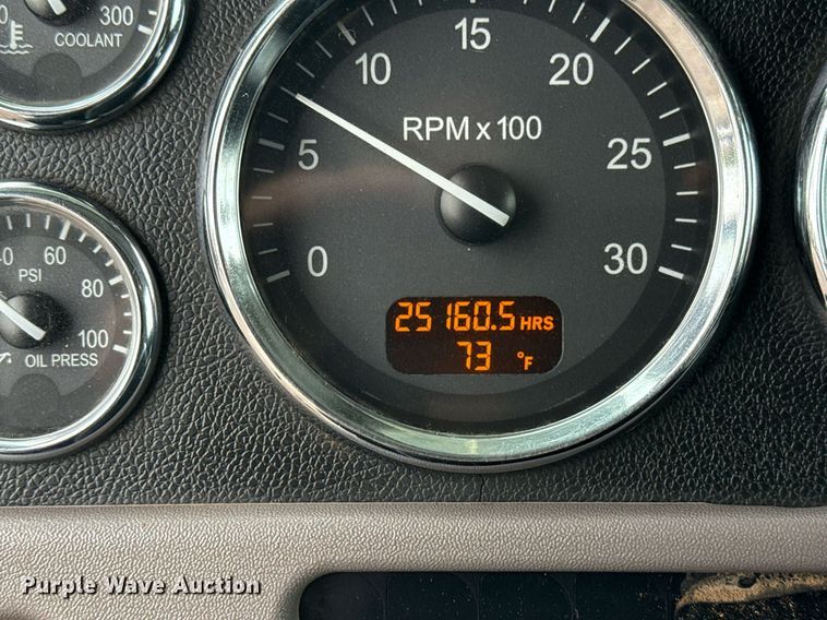 image for item EG5857 2012 Peterbilt 367 reel truck