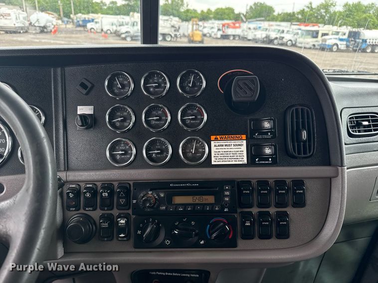 image for item EG5857 2012 Peterbilt 367 reel truck