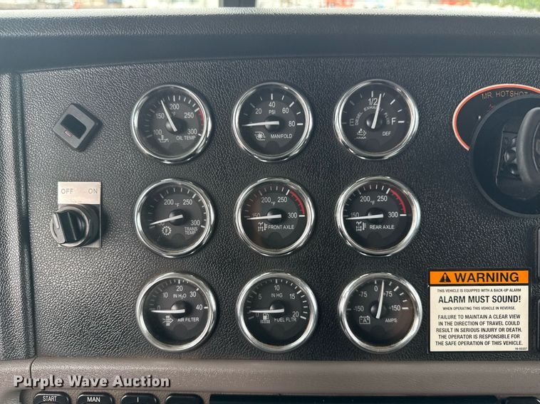 image for item EG5857 2012 Peterbilt 367 reel truck