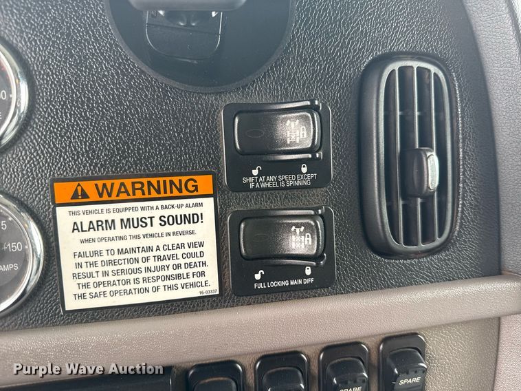 image for item EG5857 2012 Peterbilt 367 reel truck