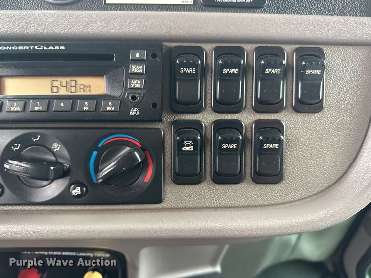 image for item EG5857 2012 Peterbilt 367 reel truck