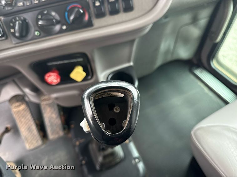 image for item EG5857 2012 Peterbilt 367 reel truck