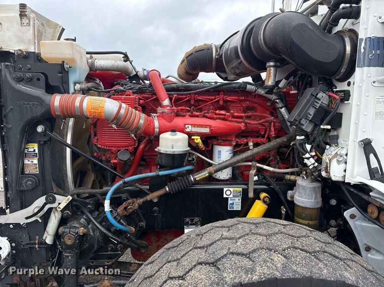 image for item EG5857 2012 Peterbilt 367 reel truck