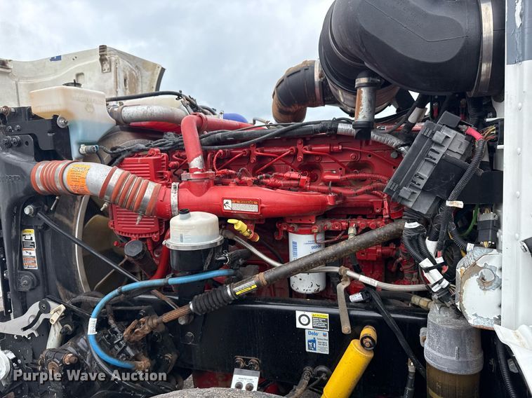 image for item EG5857 2012 Peterbilt 367 reel truck