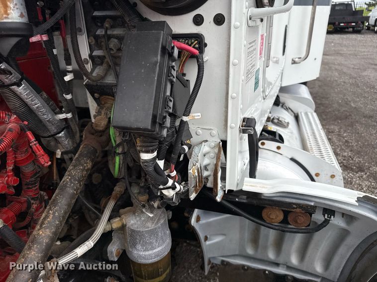 image for item EG5857 2012 Peterbilt 367 reel truck