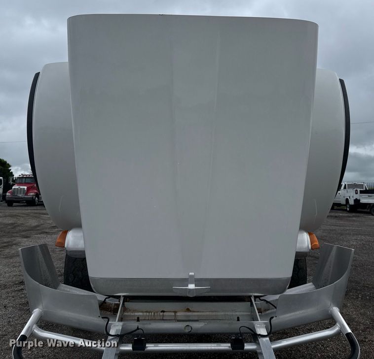 image for item EG5857 2012 Peterbilt 367 reel truck