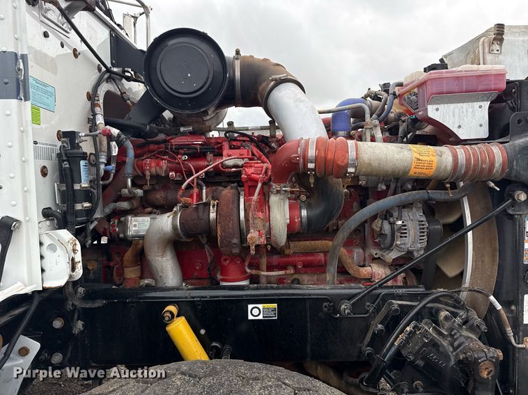 image for item EG5857 2012 Peterbilt 367 reel truck