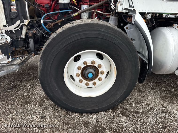 image for item EG5857 2012 Peterbilt 367 reel truck