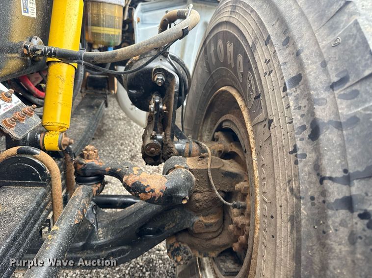 image for item EG5857 2012 Peterbilt 367 reel truck