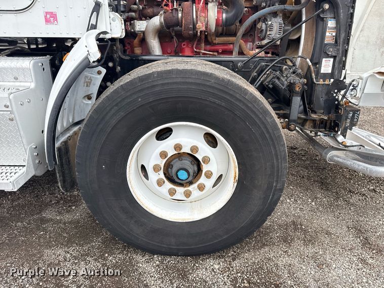 image for item EG5857 2012 Peterbilt 367 reel truck