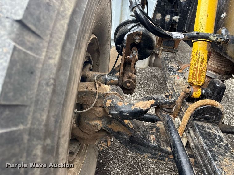 image for item EG5857 2012 Peterbilt 367 reel truck