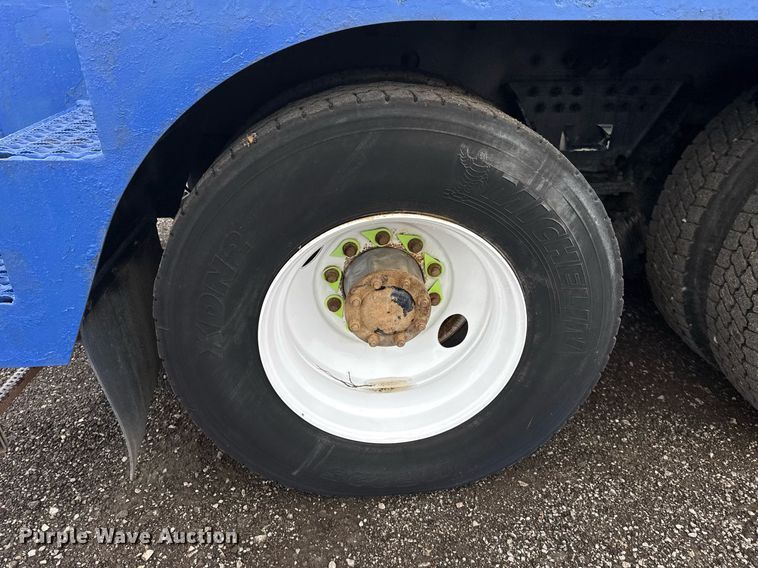 image for item EG5857 2012 Peterbilt 367 reel truck