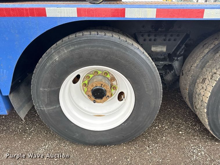 image for item EG5857 2012 Peterbilt 367 reel truck