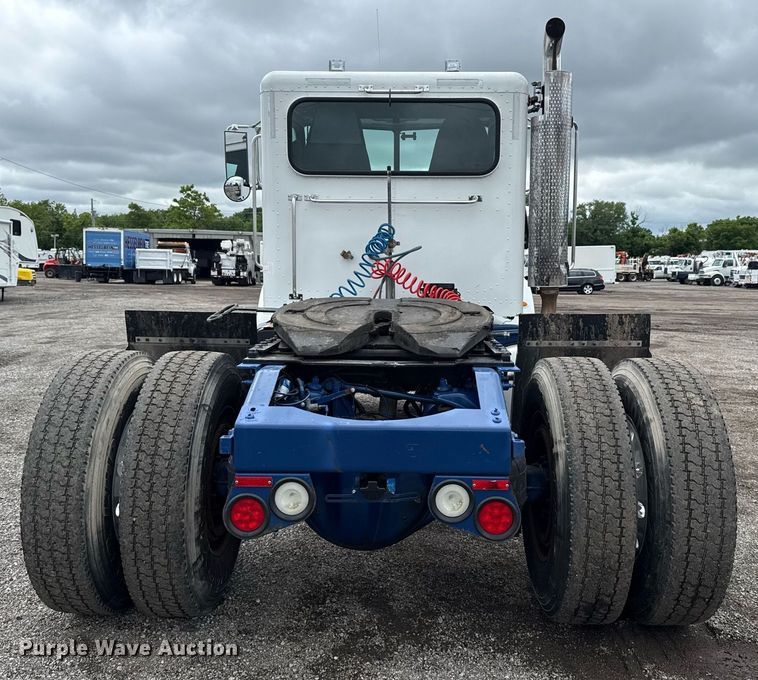 image for item EG5863 2011 Peterbilt 337 semi truck