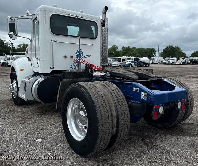 image for item EG5863 2011 Peterbilt 337 semi truck