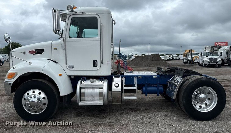 image for item EG5863 2011 Peterbilt 337 semi truck