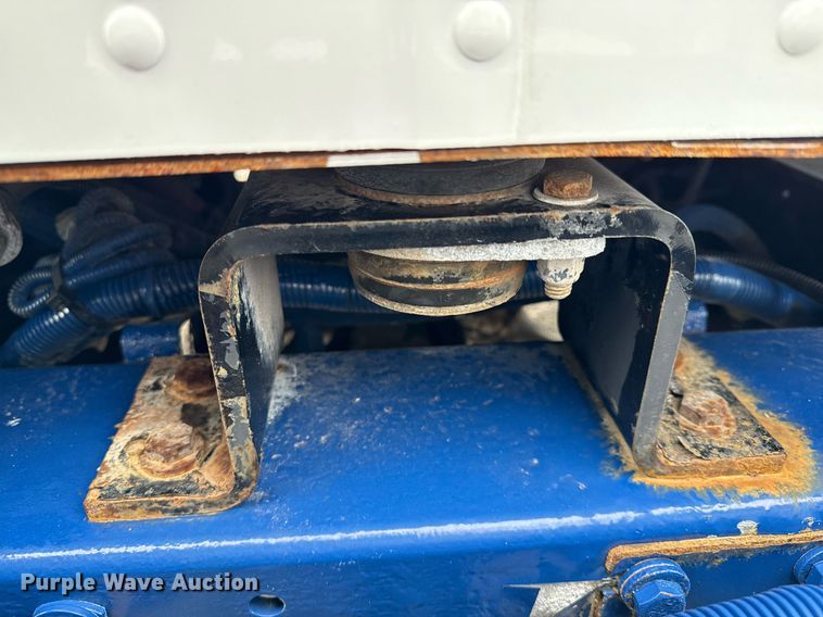 image for item EG5863 2011 Peterbilt 337 semi truck