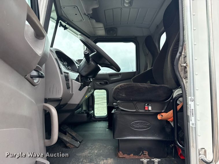 image for item EG5863 2011 Peterbilt 337 semi truck