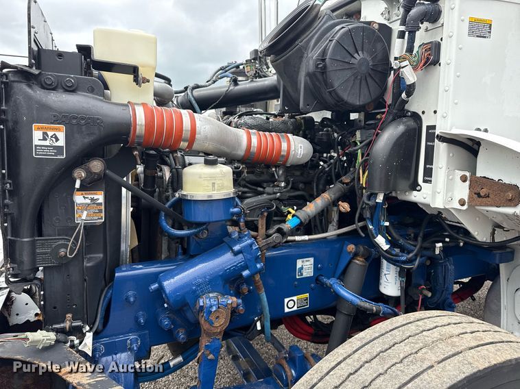 image for item EG5863 2011 Peterbilt 337 semi truck