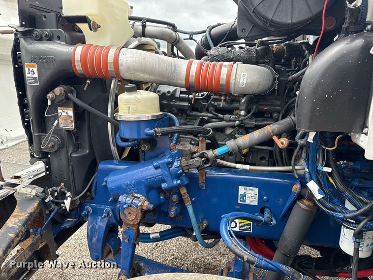 image for item EG5863 2011 Peterbilt 337 semi truck