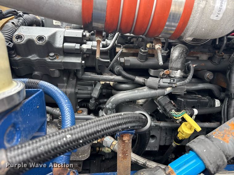 image for item EG5863 2011 Peterbilt 337 semi truck