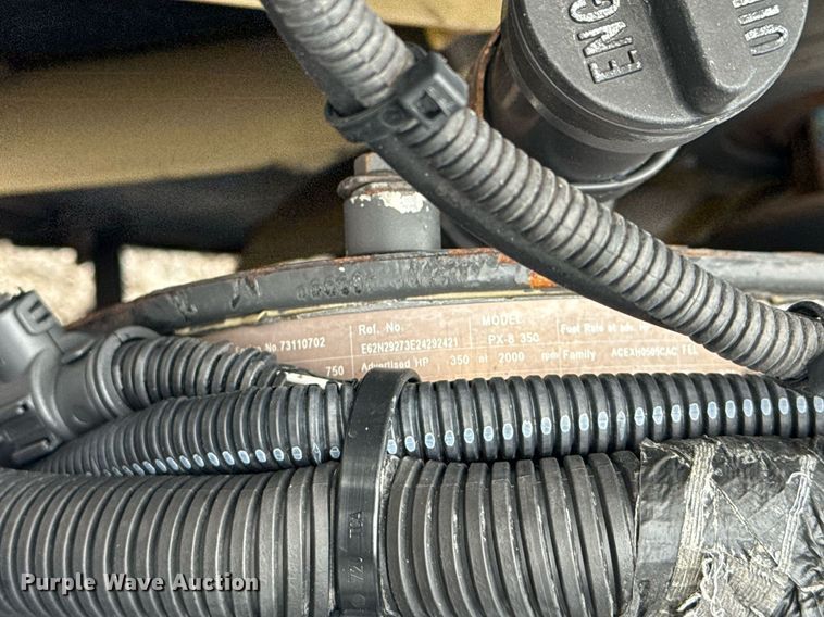 image for item EG5863 2011 Peterbilt 337 semi truck