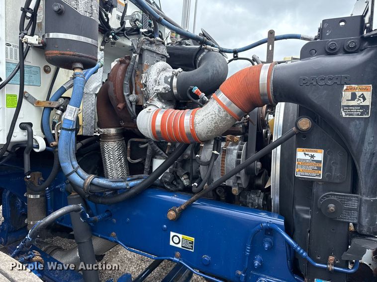 image for item EG5863 2011 Peterbilt 337 semi truck