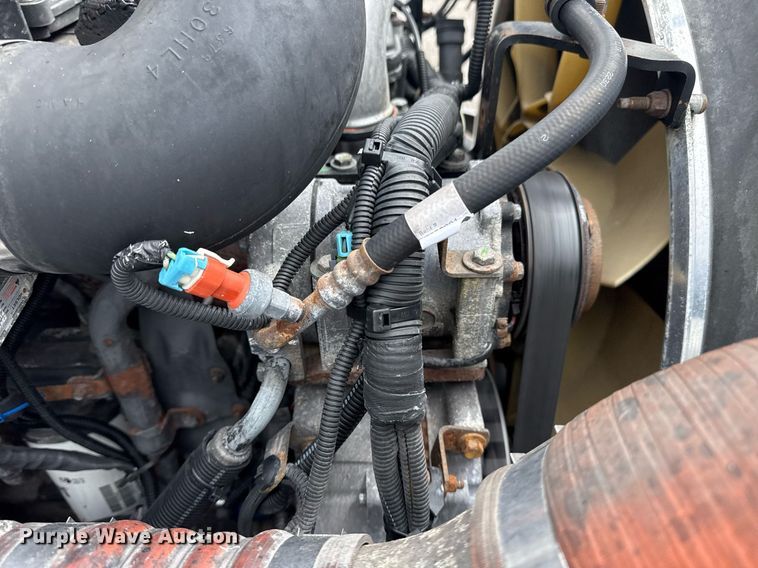 image for item EG5863 2011 Peterbilt 337 semi truck