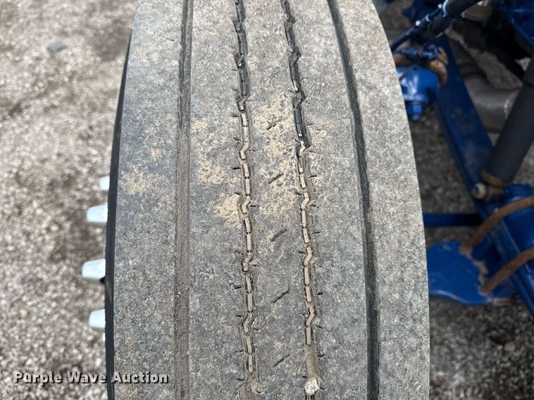 image for item EG5863 2011 Peterbilt 337 semi truck