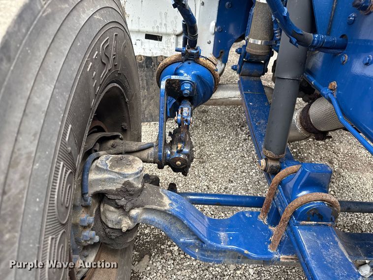 image for item EG5863 2011 Peterbilt 337 semi truck