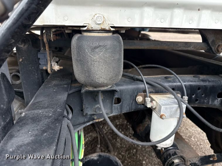 image for item EG5865 2012 Freightliner Cascadia semi truck