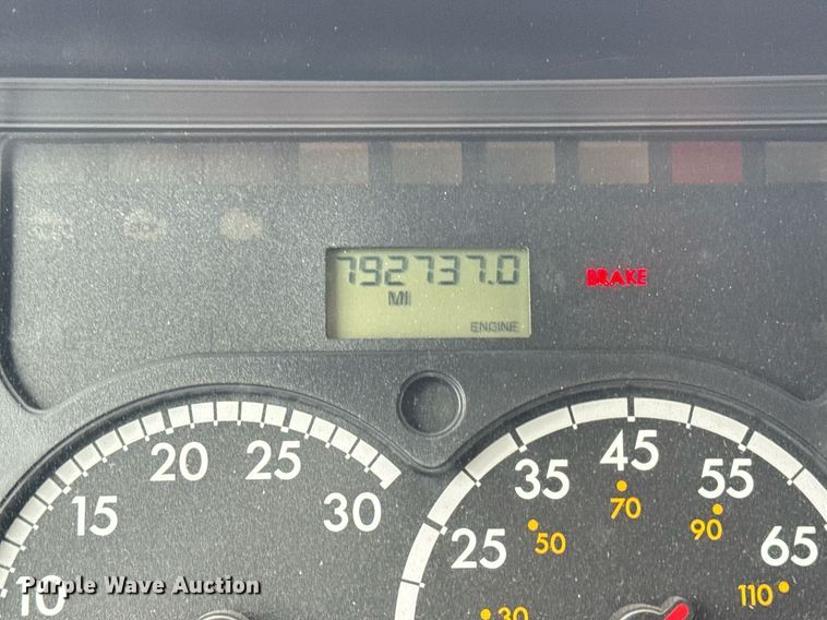 image for item EG5865 2012 Freightliner Cascadia semi truck