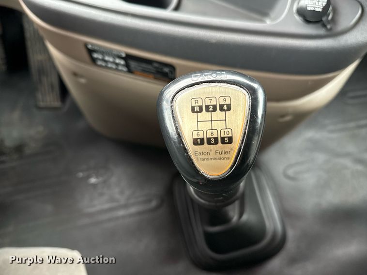 image for item EG5865 2012 Freightliner Cascadia semi truck